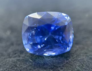 4.02 ct Cornflower Blue Sapphire - Untreated - Sri Lankan