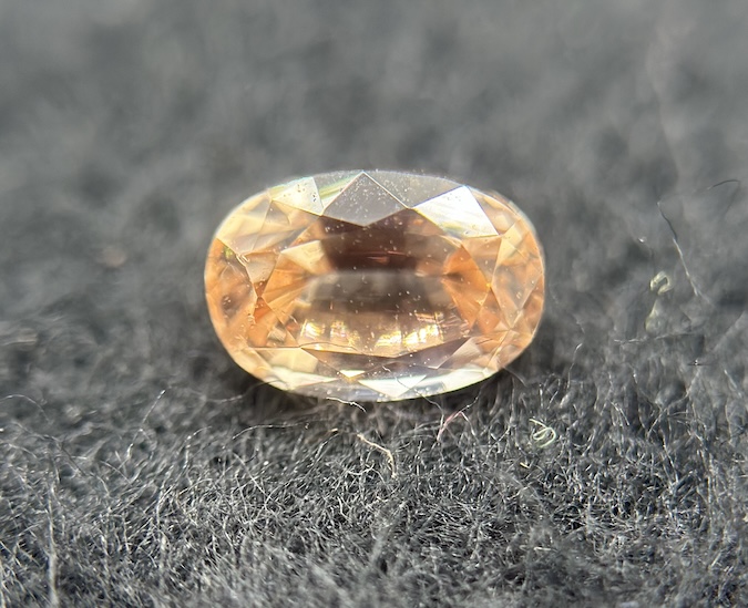 0.70 ct Padparadscha Sapphire - Untreated - Sri Lankan