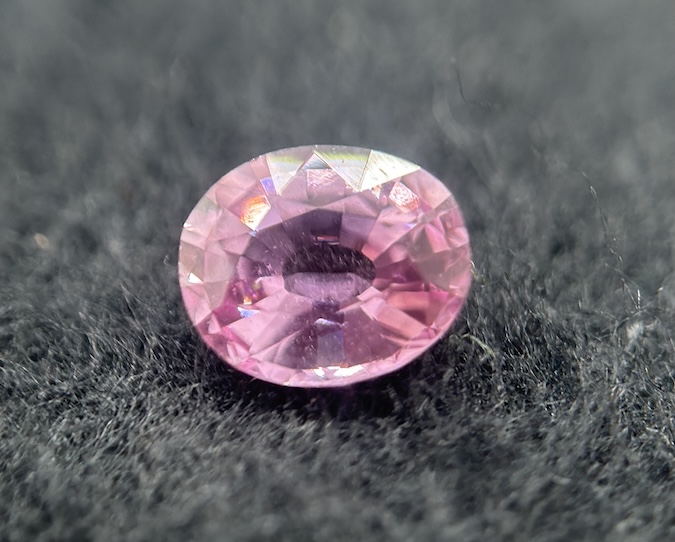 0.78 ct Pink Sapphire - Untreated - Sri Lankan