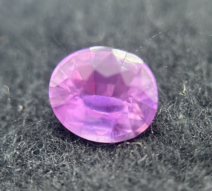 0.84 ct Vivid Pink Sapphire - Untreated - Sri Lankan