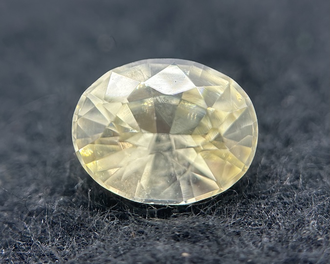 1.79 ct Yellow Sapphire - Untreated - Sri Lankan